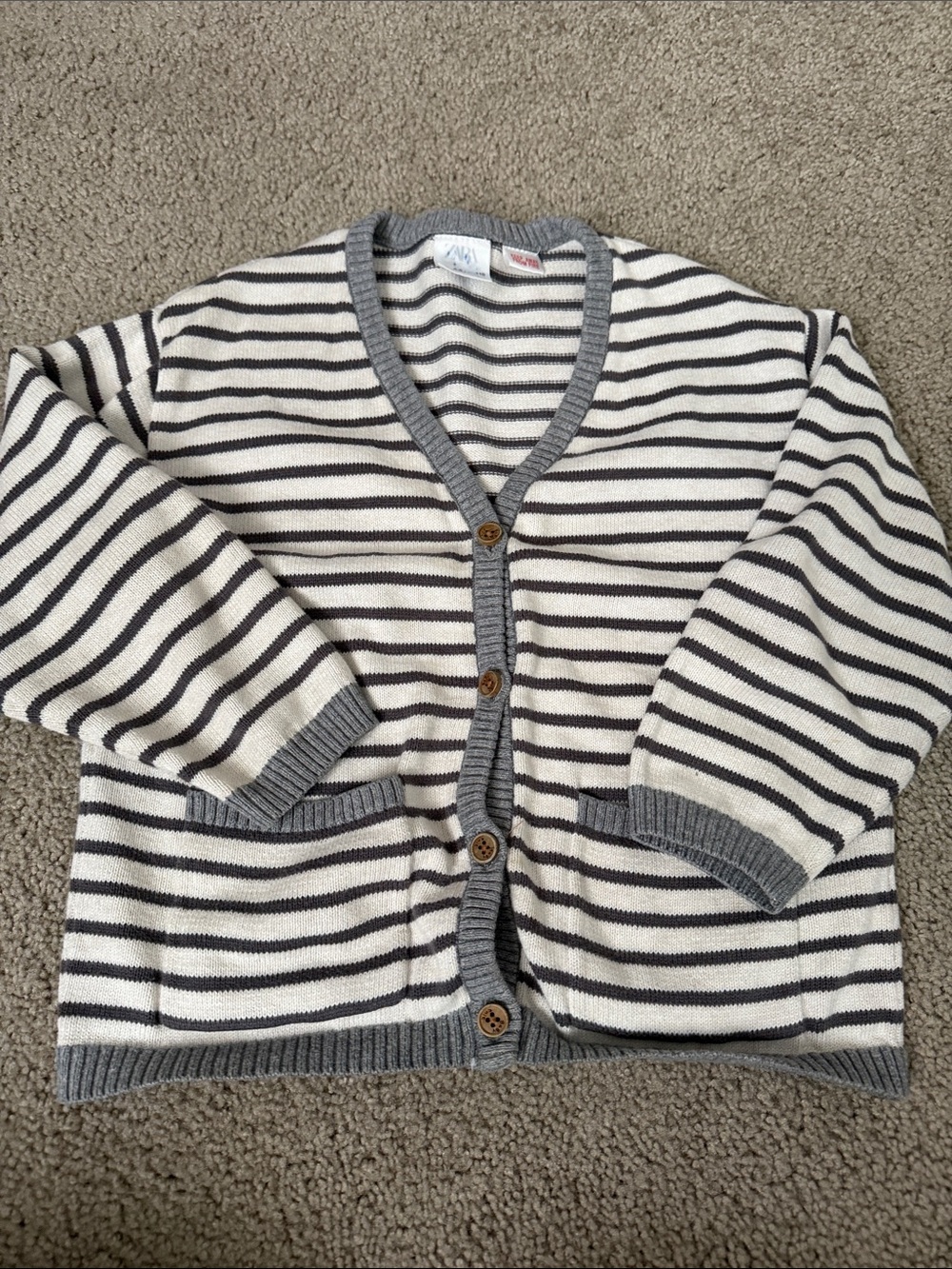 ZARA kids size 4-5 Striped Button-Up Cardigan in Cream & Gray